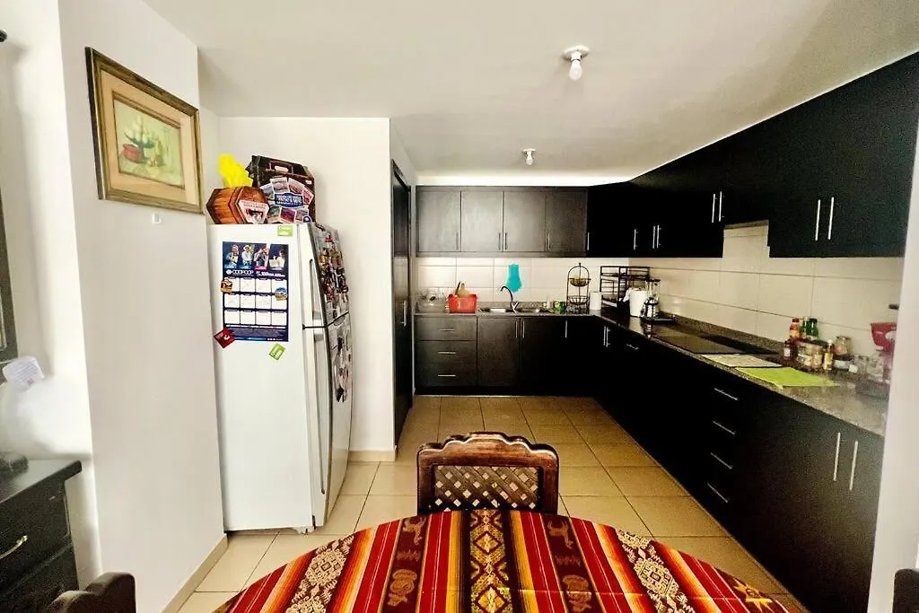 Habitacion Privada En Departamento Compartido 0*, Quito